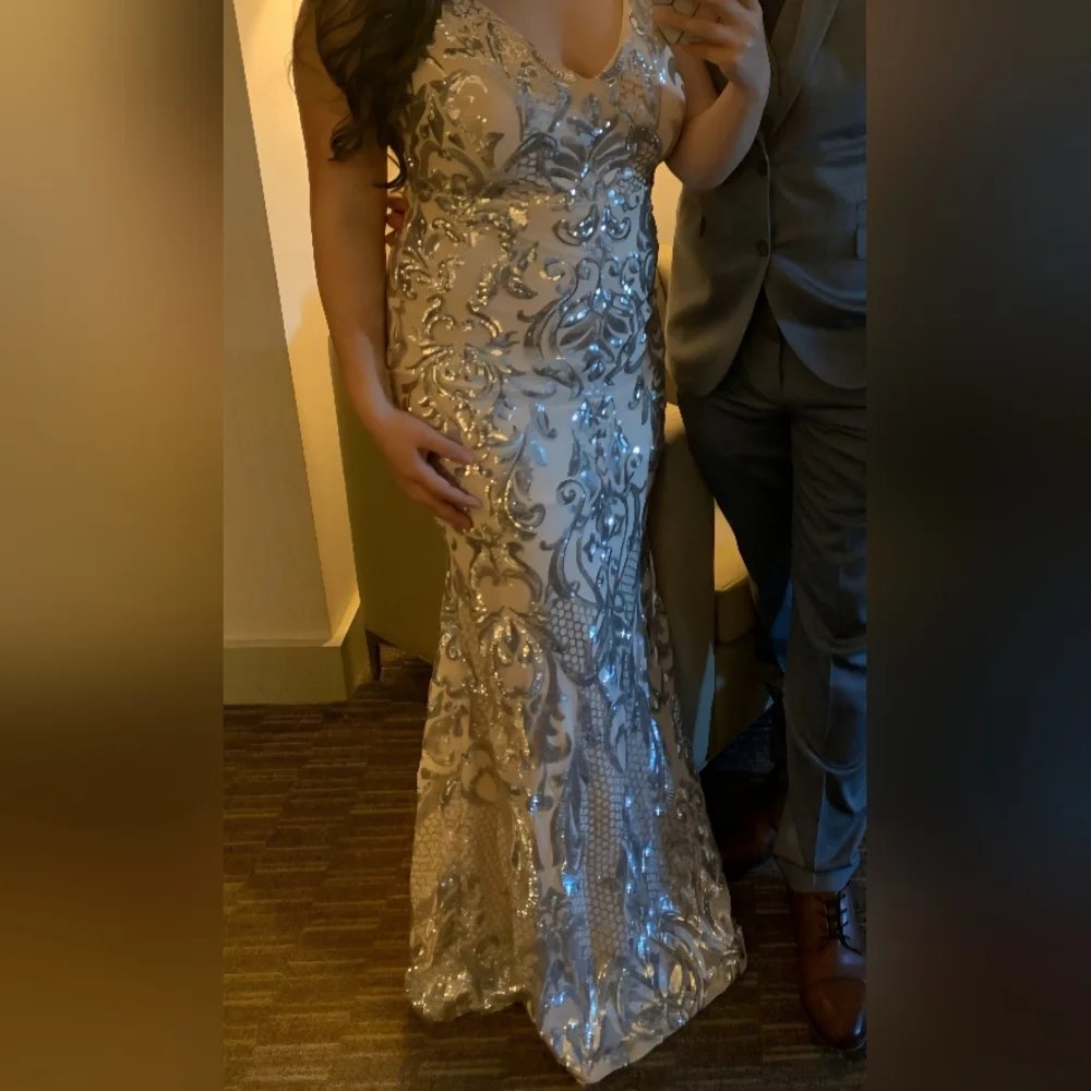 Dress - Picture 1 of 2
